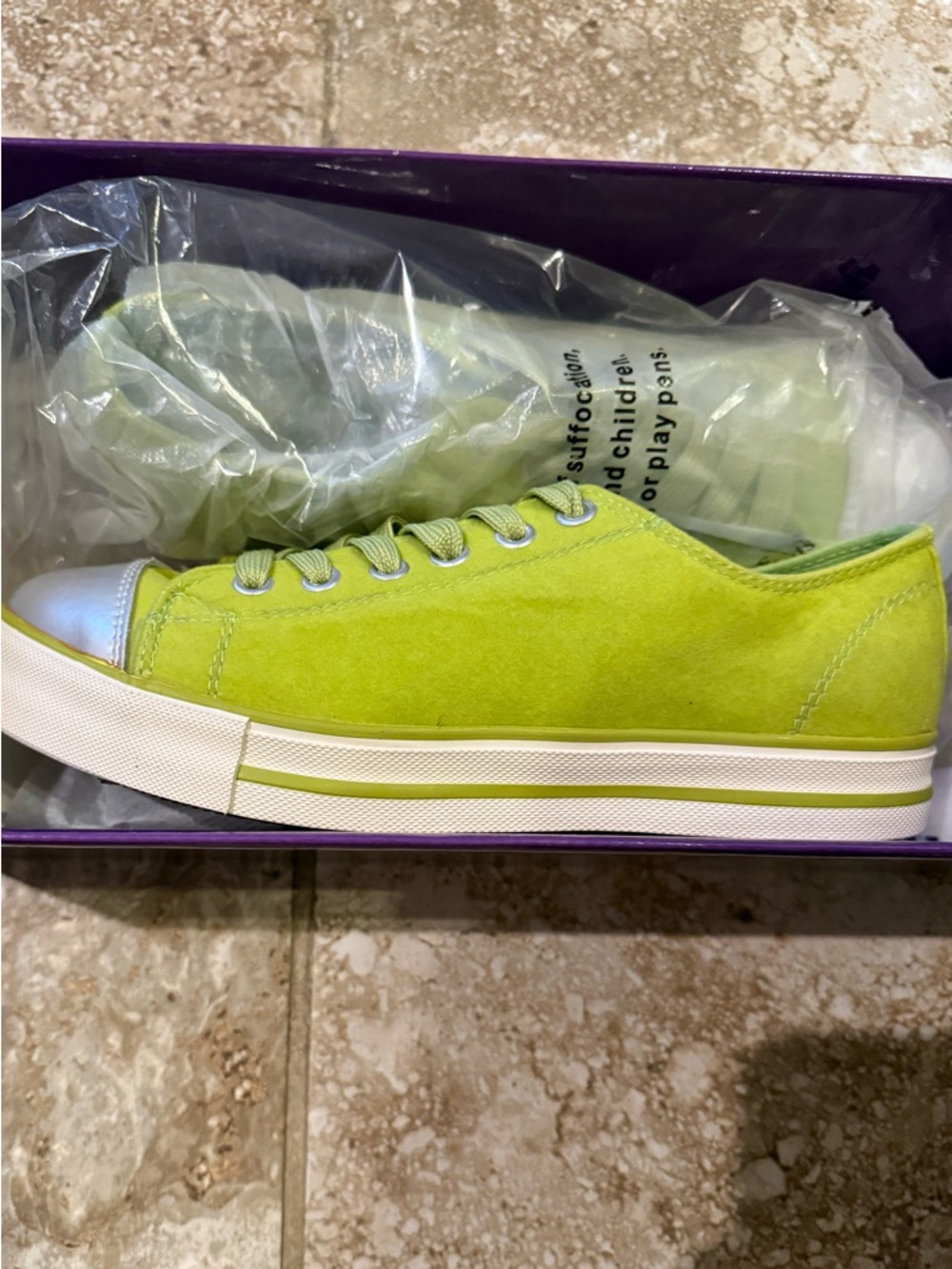 Twiggy LONDON Lime Green Suede Low-Top Sneakers with Silver Toe Cap  Sz 6.5 W